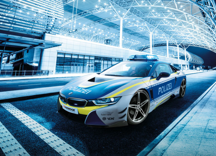 Policijski automobil BMW i8 Coupé već se sigurno vozi u sezoni 2019. na novim sportskim gumama Hankook Ventus S1 EVO 3